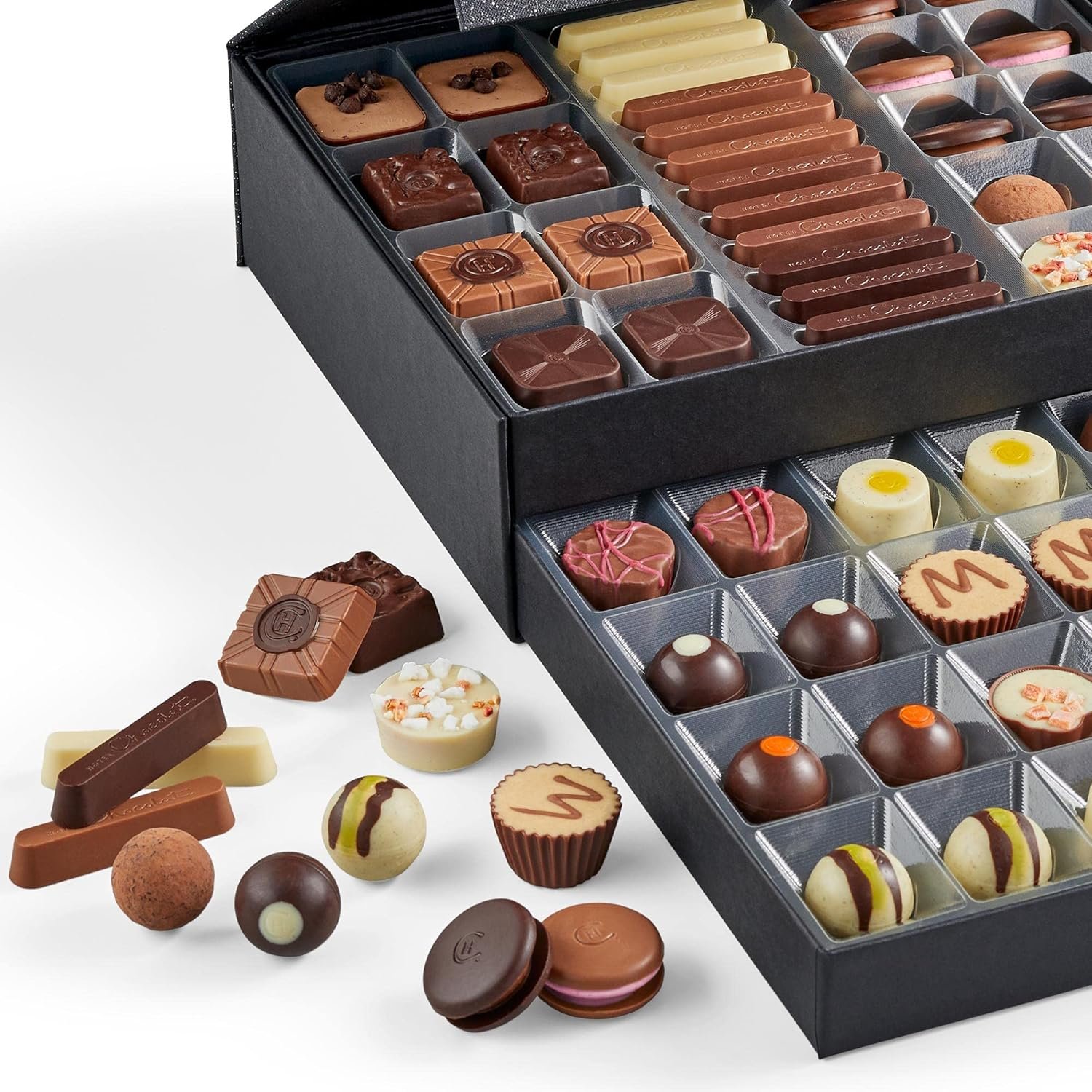 【Limited-Time Offer】Hotel Chocolat Classic Chocolate Gift Box, 600g – Contains 61 Pieces of Milk Chocolate, White Chocolate & Dark Chocolate, Large Birthday Gift Box - Image 5