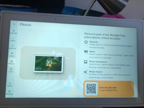 Skylight Calendar: 15-inch Wall Planner Digital Calendar & Chore Chart. Smart Touchscreen Interactive Display for Family Schedules – Wall Mount Included. Great for Organizing Your 2026 Calendar photo review