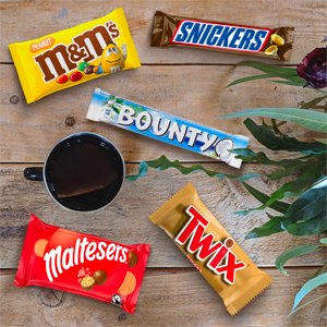 Bulk Mixed Chocolate Gift Box, containing M&M's Peanut Chocolate Candies, Snickers, Twix, Maltesers, Bounty, 1.4 kg。